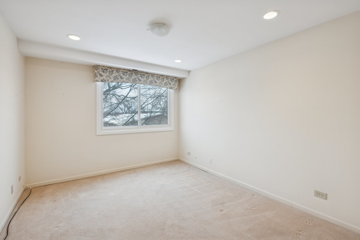 470 Raintree Court, Unit 3C Glen Ellyn, IL 60137 - Photo 10 of 14