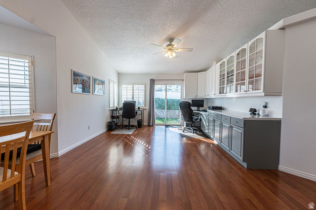 14301 Elsbrook Circle Draper, UT 84020 - Photo 5 of 40