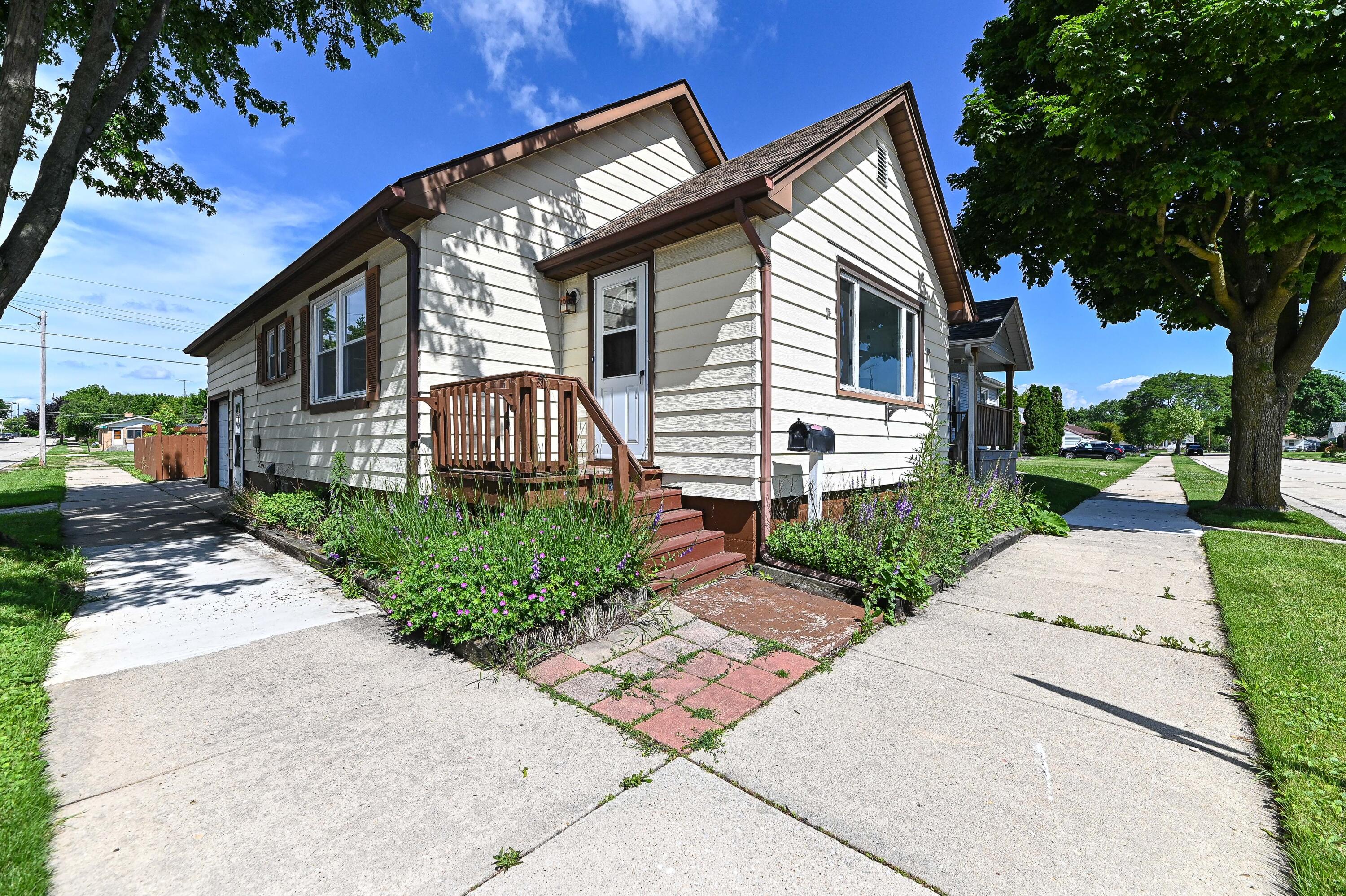 3400 8th Avenue Racine, WI 53402 - Photo 3 of 27 eigth-3