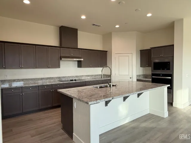 $552,338 | Undisclosed Address, Bakersfield, CA 93314
