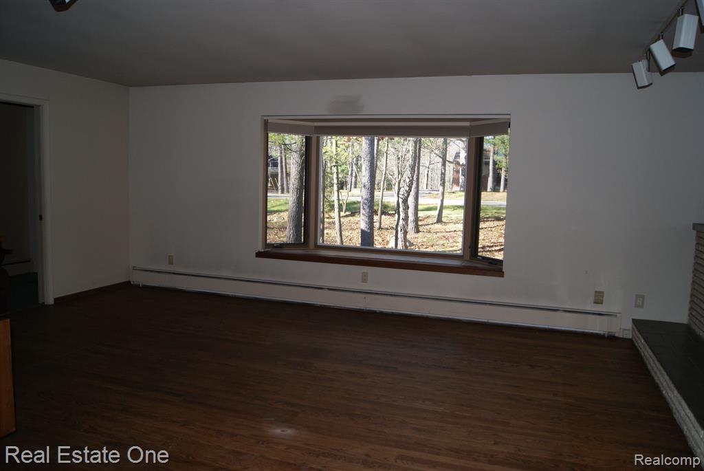 4845 Arrowhead Road West Bloomfield, MI 48323 - Photo 8 of 74 Gallery Image 8