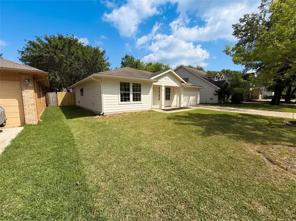 $225,000 | 414 Binnacle Way, Crosby, TX 77532