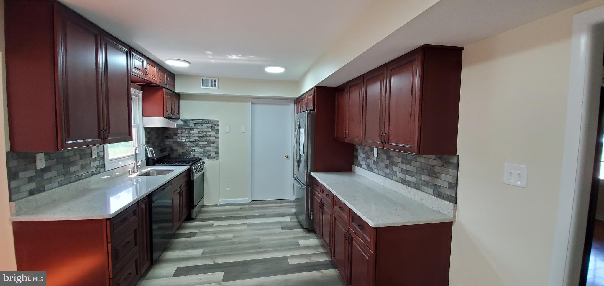 55 Johnson Road Somerset, NJ 08873 - Photo 6 of 25