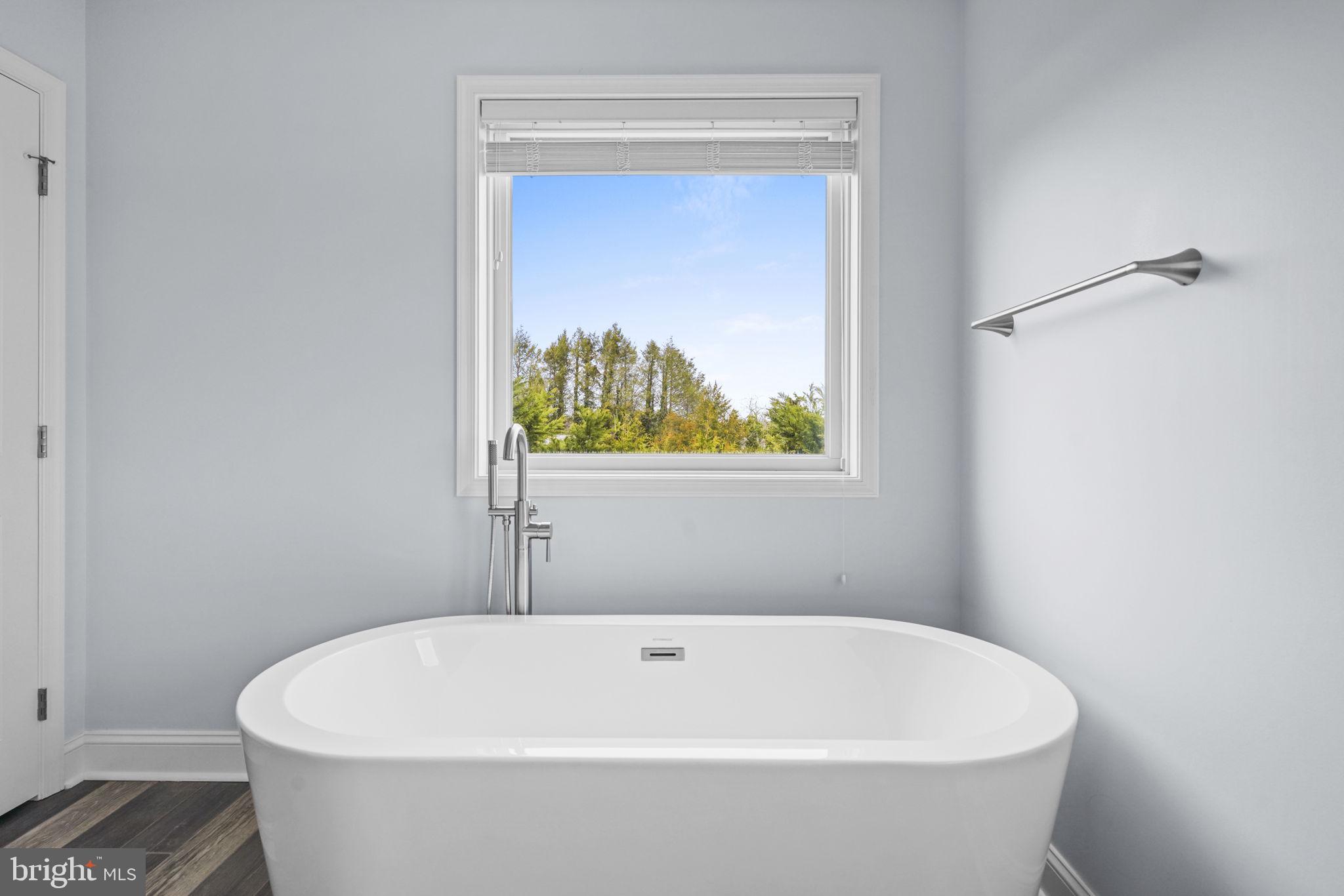 5965 Rockhold Creek Road Deale, MD 20751 - Photo 37 of 64 Primary bathroom