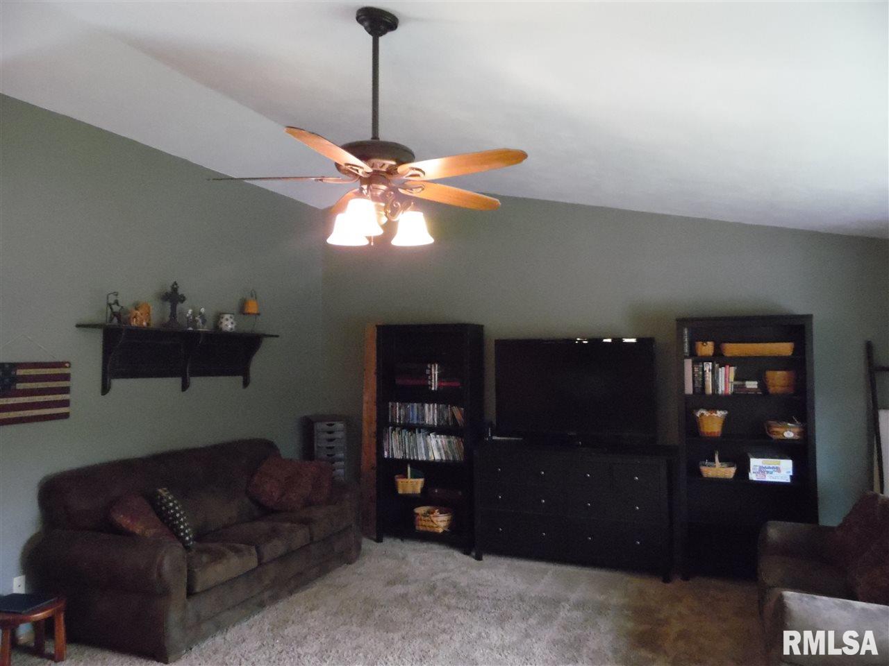 9618 West Littlefield Drive Mapleton, IL 61547 - Photo 3 of 32