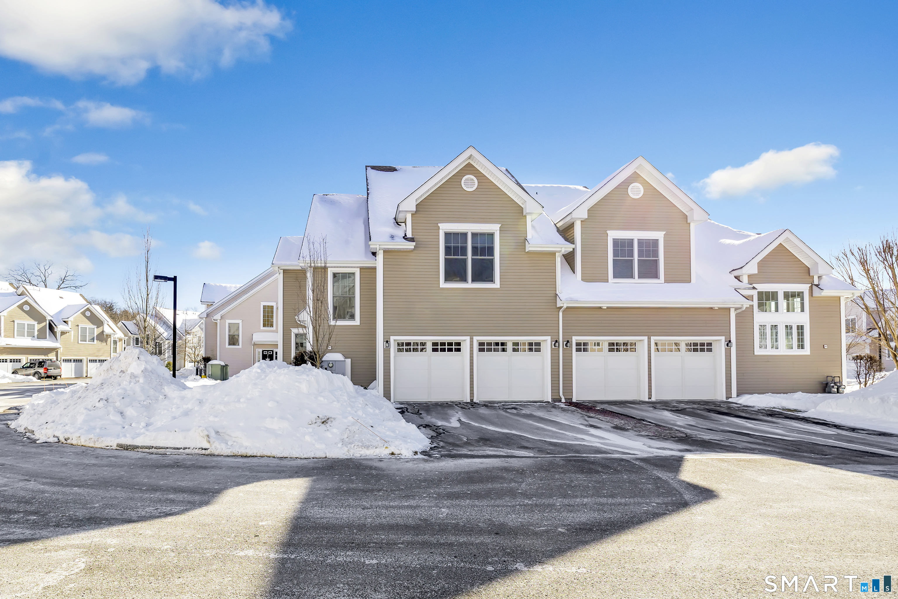 47 Copper Square Drive Bethel, CT 06801 - Photo 4 of 40