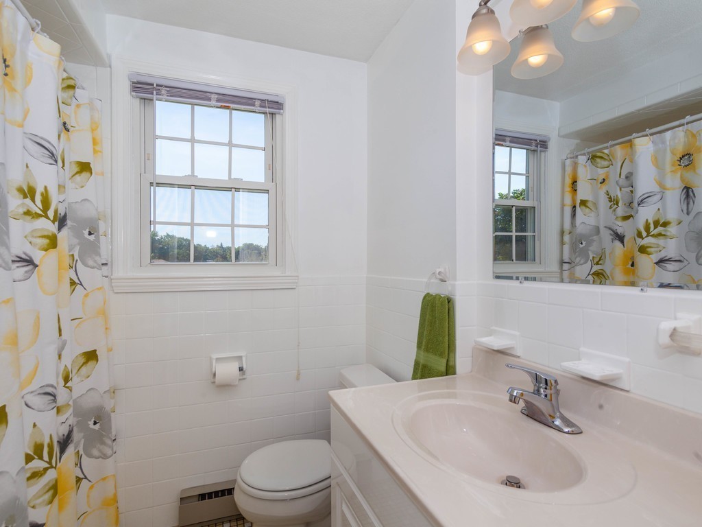 132 Hillcrest Road Waltham, MA 02451 - Photo 16 of 30 Gallery Image 16