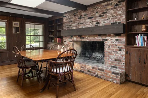 $900,000 | 58 Sycamore Drive, East Greenwich, RI 02818