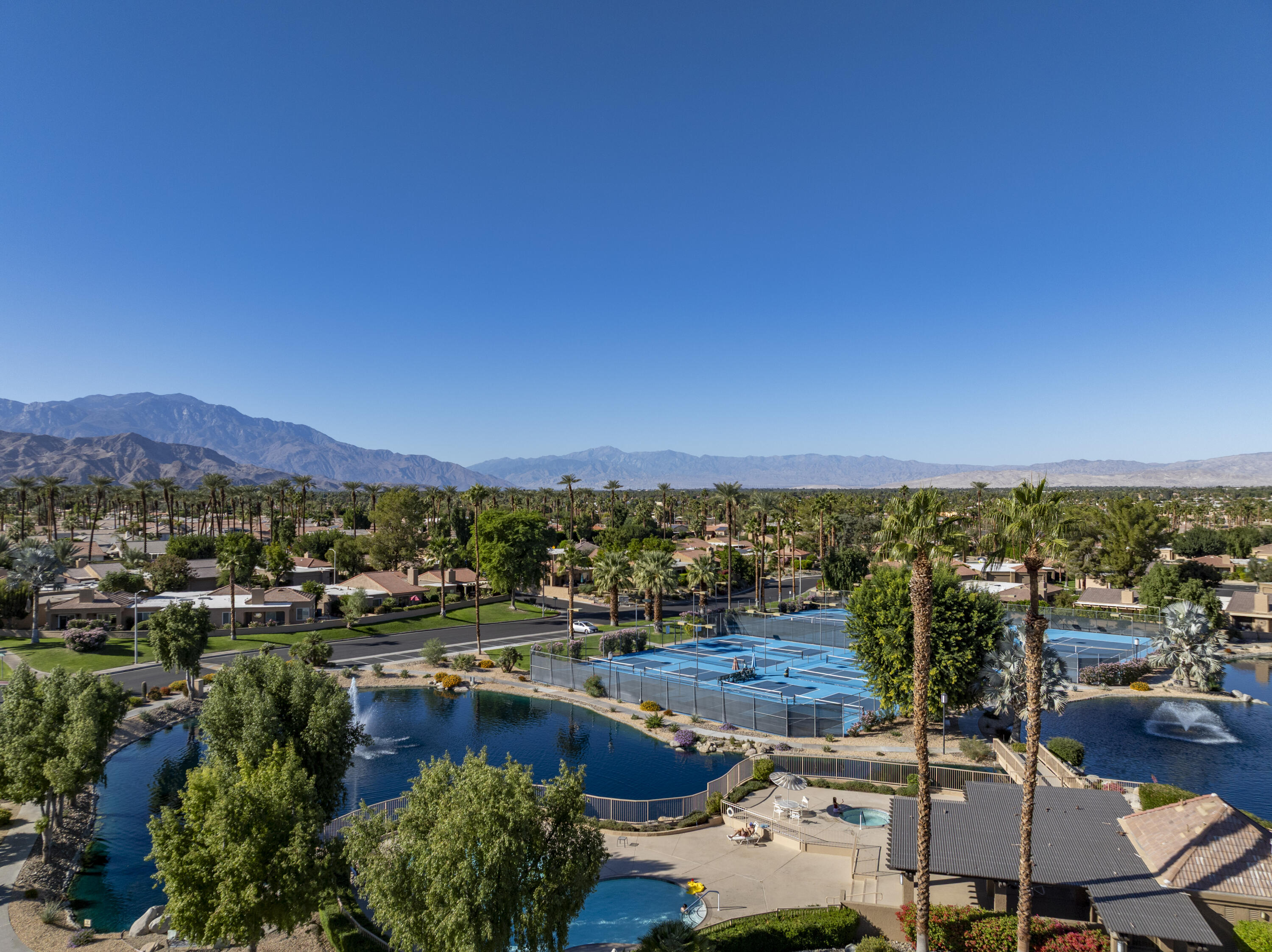 44695 Monaco Circle Palm Desert, CA 92260 - Photo 48 of 58 a view of a city
