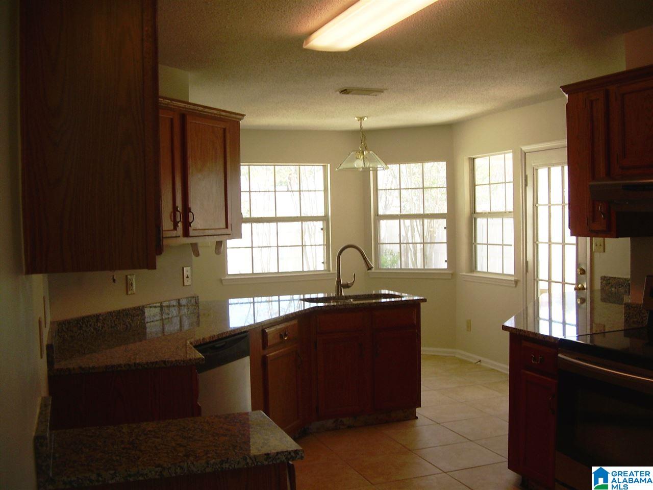112 Stratshire Lane Pelham, AL 35124 - Photo 5 of 12