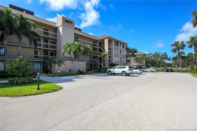 a car parked in front of a building