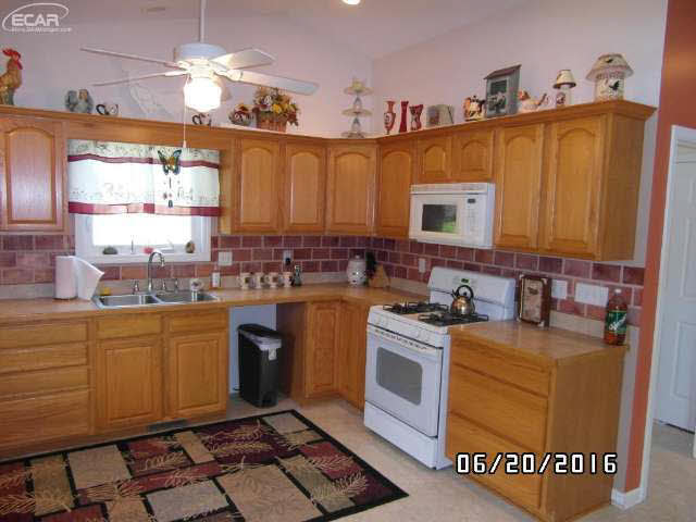 8038 Barden Road Davison, MI 48423 - Photo 6 of 35 21179678-5.JPG