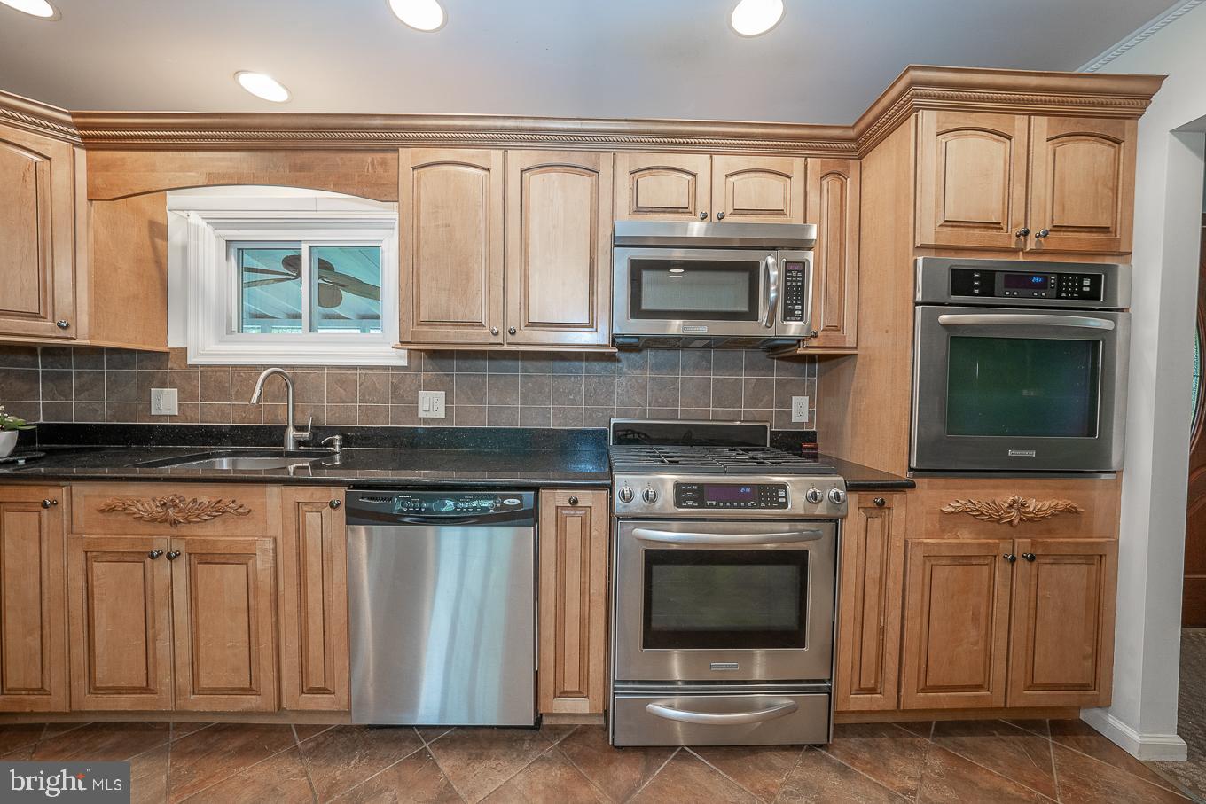 442 Norma Road Ambler, PA 19002 - Photo 13 of 51 Kitchen Aid SS appliances