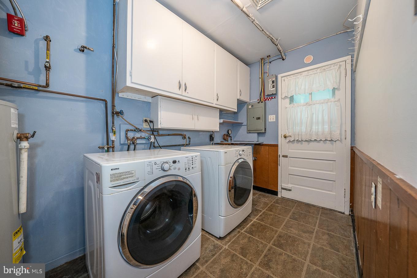 442 Norma Road Ambler, PA 19002 - Photo 40 of 51 Laundry room with egress to back porch