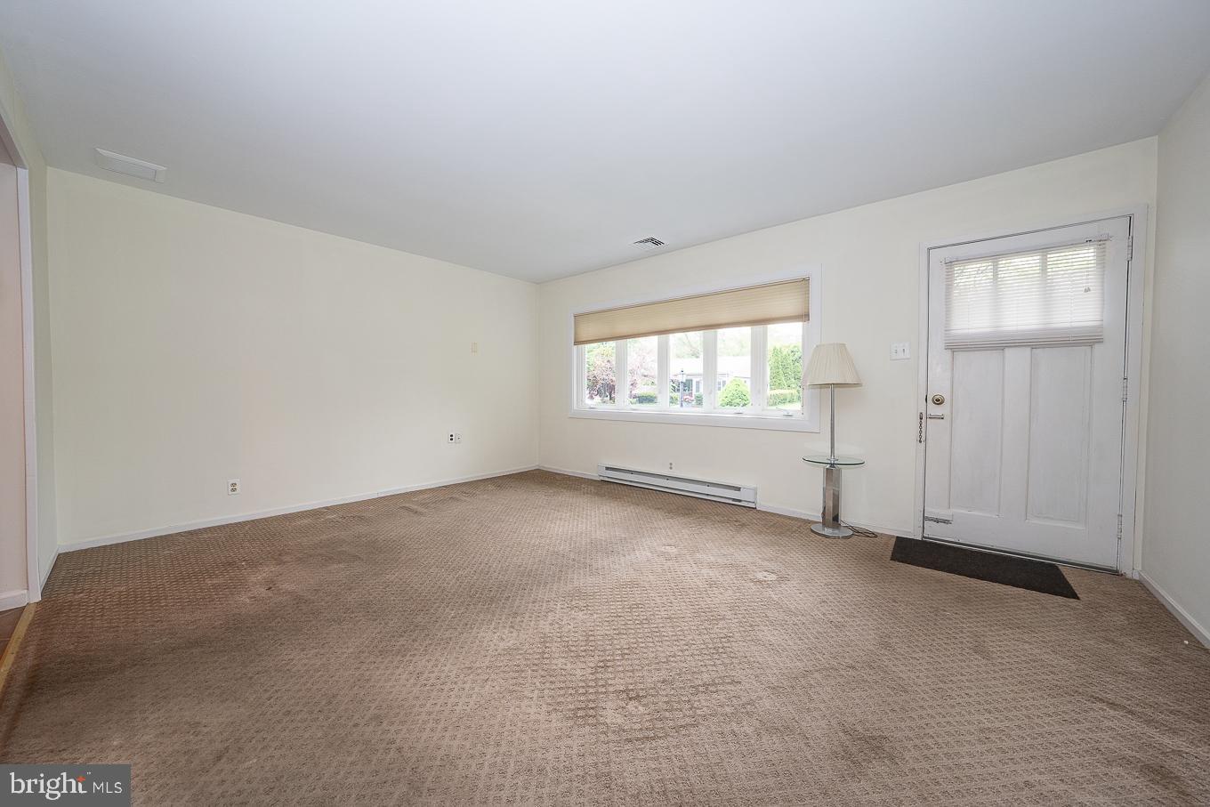 442 Norma Road Ambler, PA 19002 - Photo 5 of 51 Enter into large living room