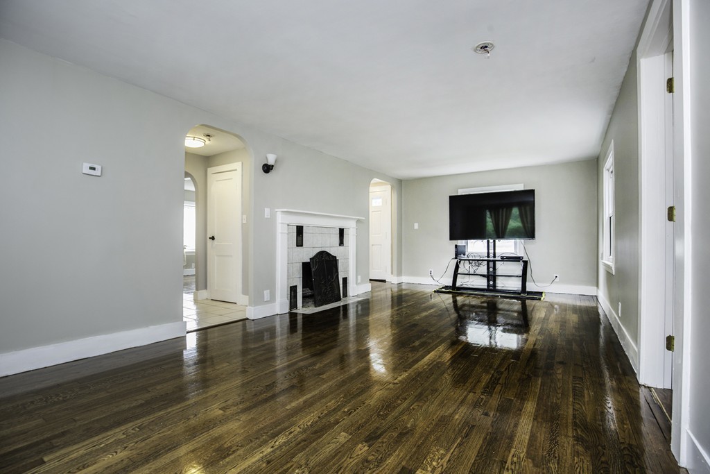 20 Oakdale Road Wilmington, MA 01887 - Photo 8 of 26 Gallery Image 8