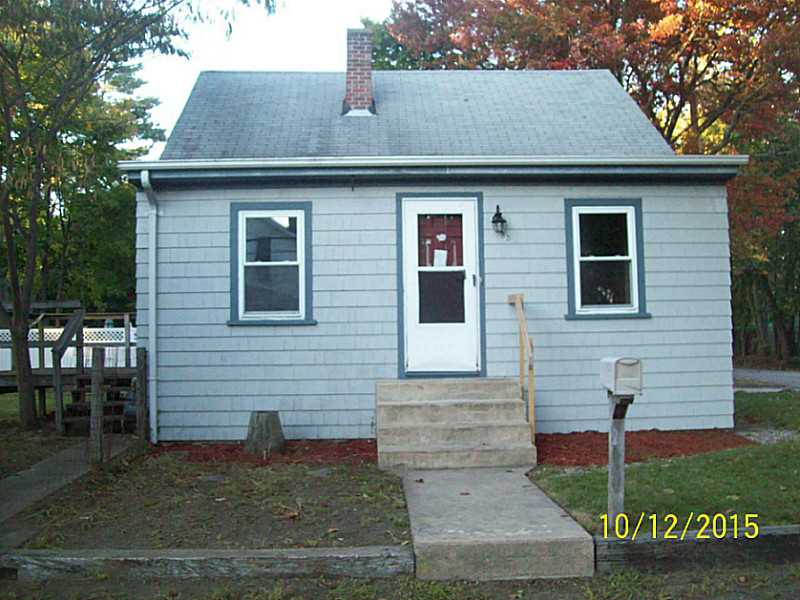 33 Vanderbilt Road Warwick, RI 02886 - Photo 1 of 10 Exterior Front.