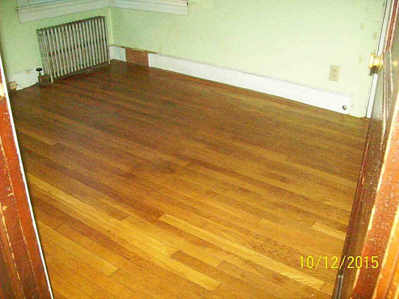33 Vanderbilt Road Warwick, RI 02886 - Photo 7 of 10 Master Bedroom.