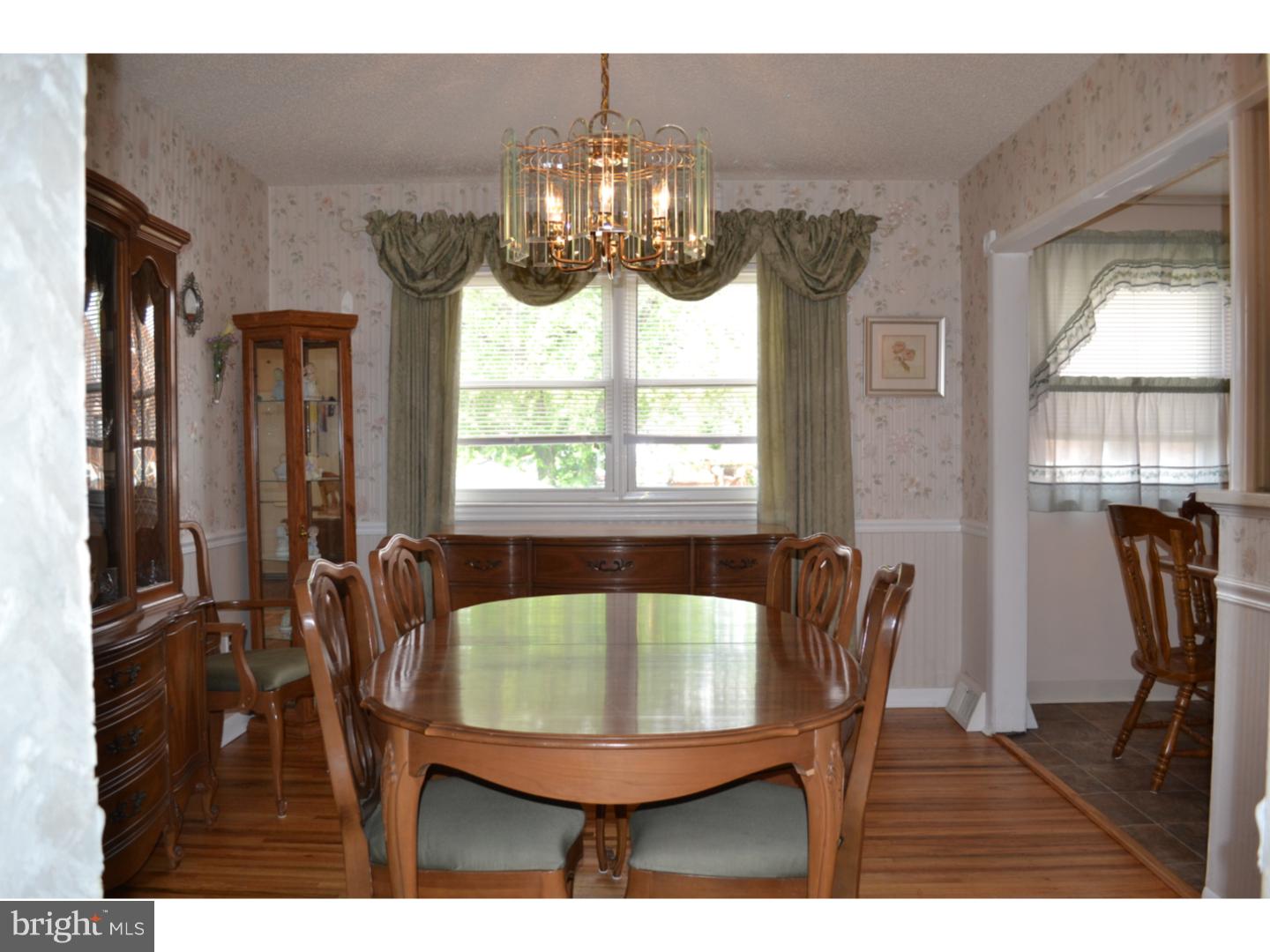 3322 Lester Road Philadelphia, PA 19154 - Photo 6 of 22 Dining Room