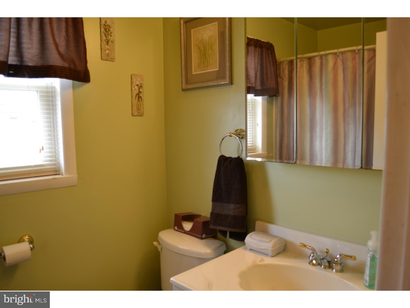 3322 Lester Road Philadelphia, PA 19154 - Photo 9 of 22 Bathroom