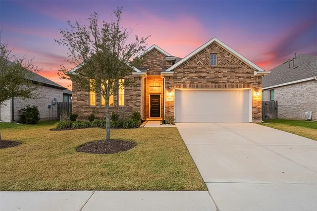$305,000 | 4622 Seabourne Landing Drive, Rosenberg, TX 77469