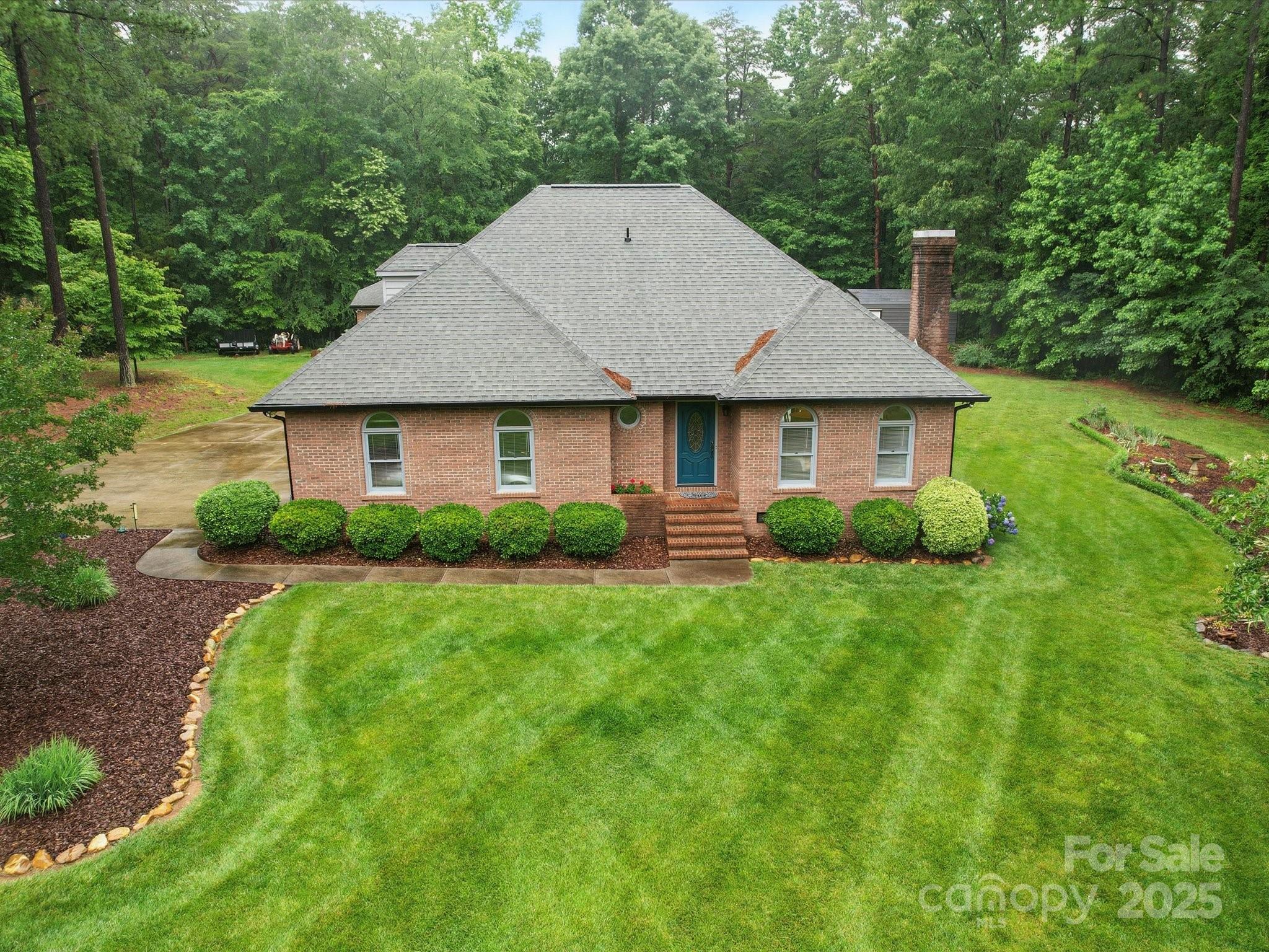 733 Killian Road Stanley, NC 28164 - Photo 4 of 44 Gallery Image 4