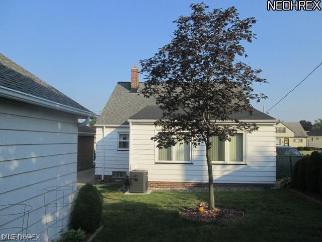 11805 Fordham Road Garfield Heights, OH 44125 - Photo 9 of 10