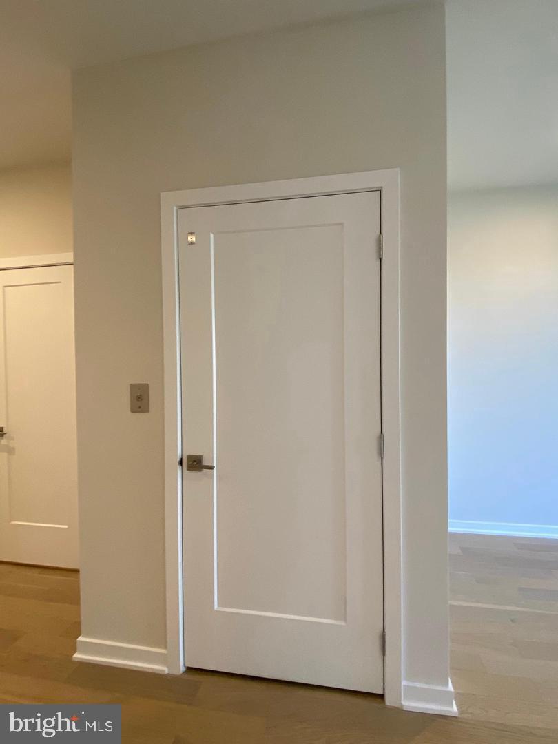 22274 Rivanna Shore Terrace Ashburn, VA 20148 - Photo 4 of 35