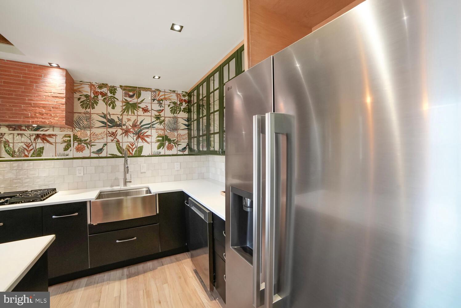 2217 Washington Avenue, Unit 202 Silver Spring, MD 20910 - Photo 4 of 20 Gallery Image 4