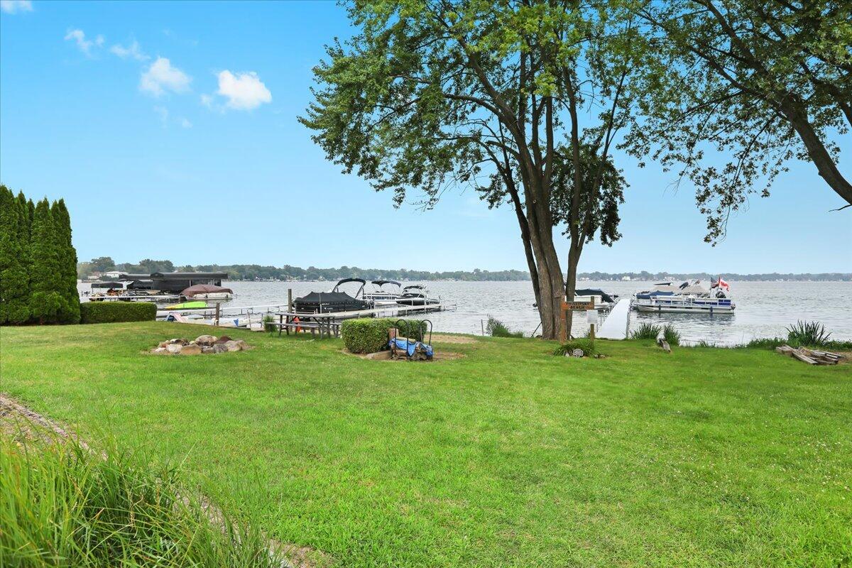 124 Ladd Road Walled Lake, MI 48390 - Photo 2 of 20 20-124 Ladd Rd