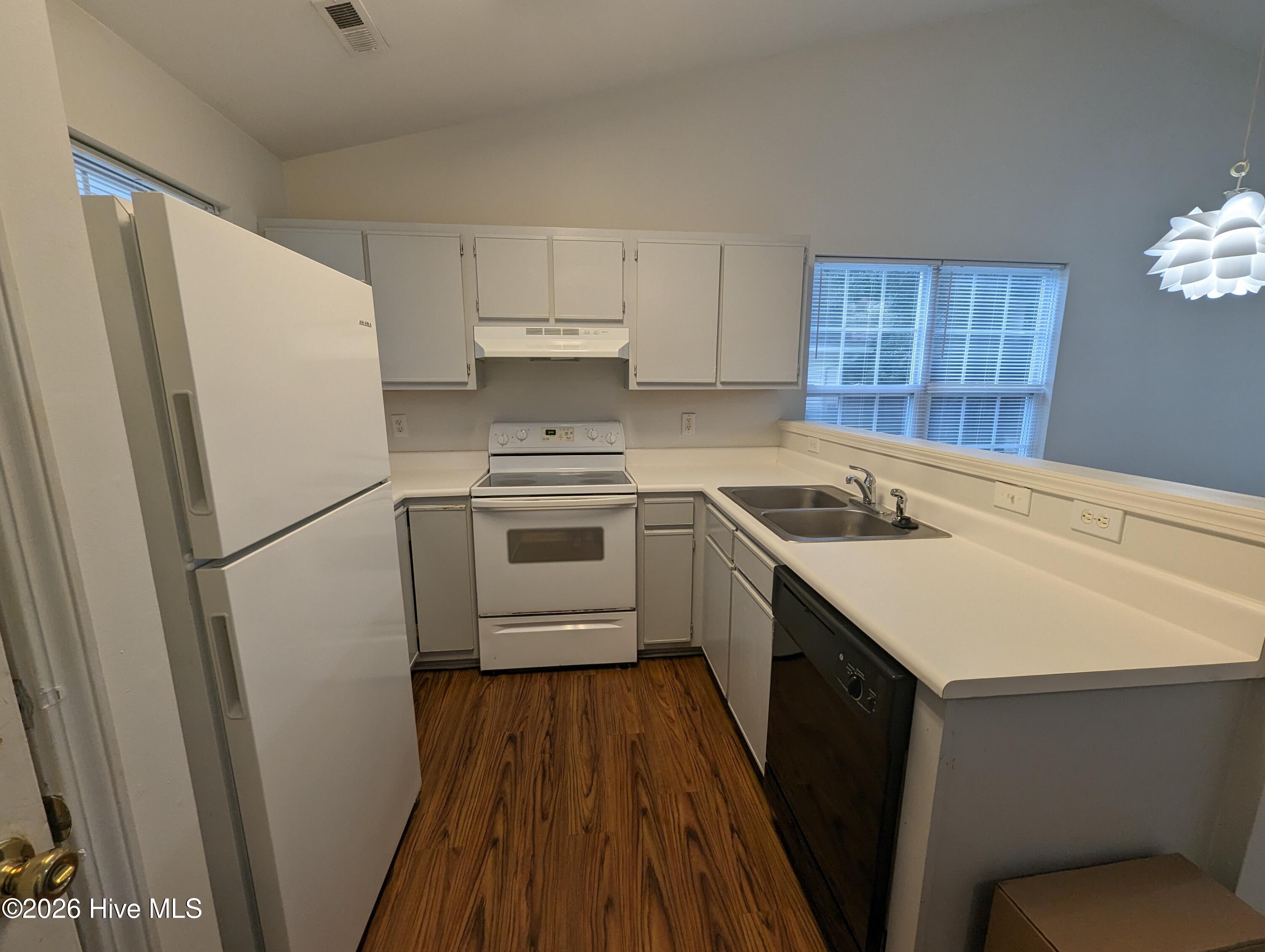 324 St Rosea Road Wilmington, NC 28405 - Photo 4 of 15