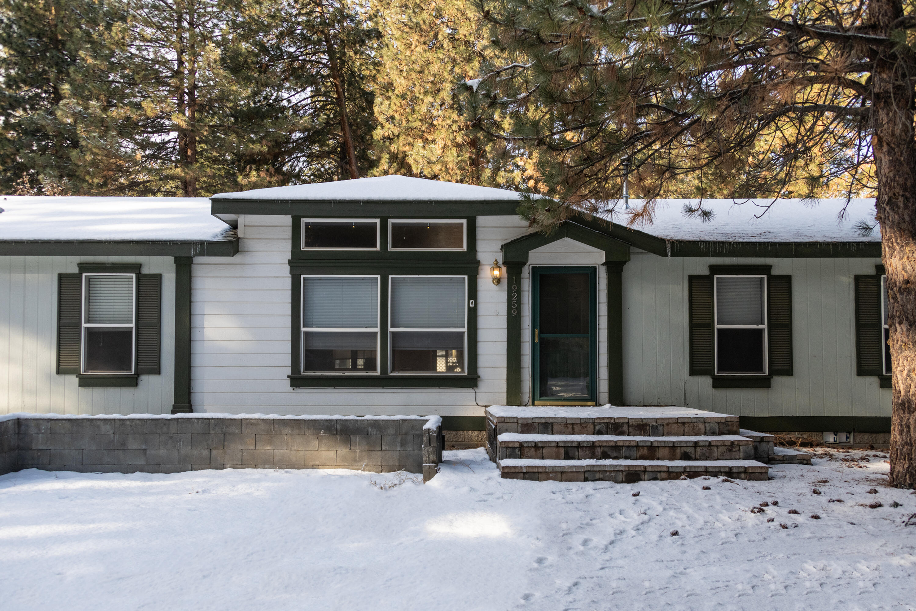 19259 Shoshone Road Bend, OR 97702 - Photo 3 of 64 DSC_6438
