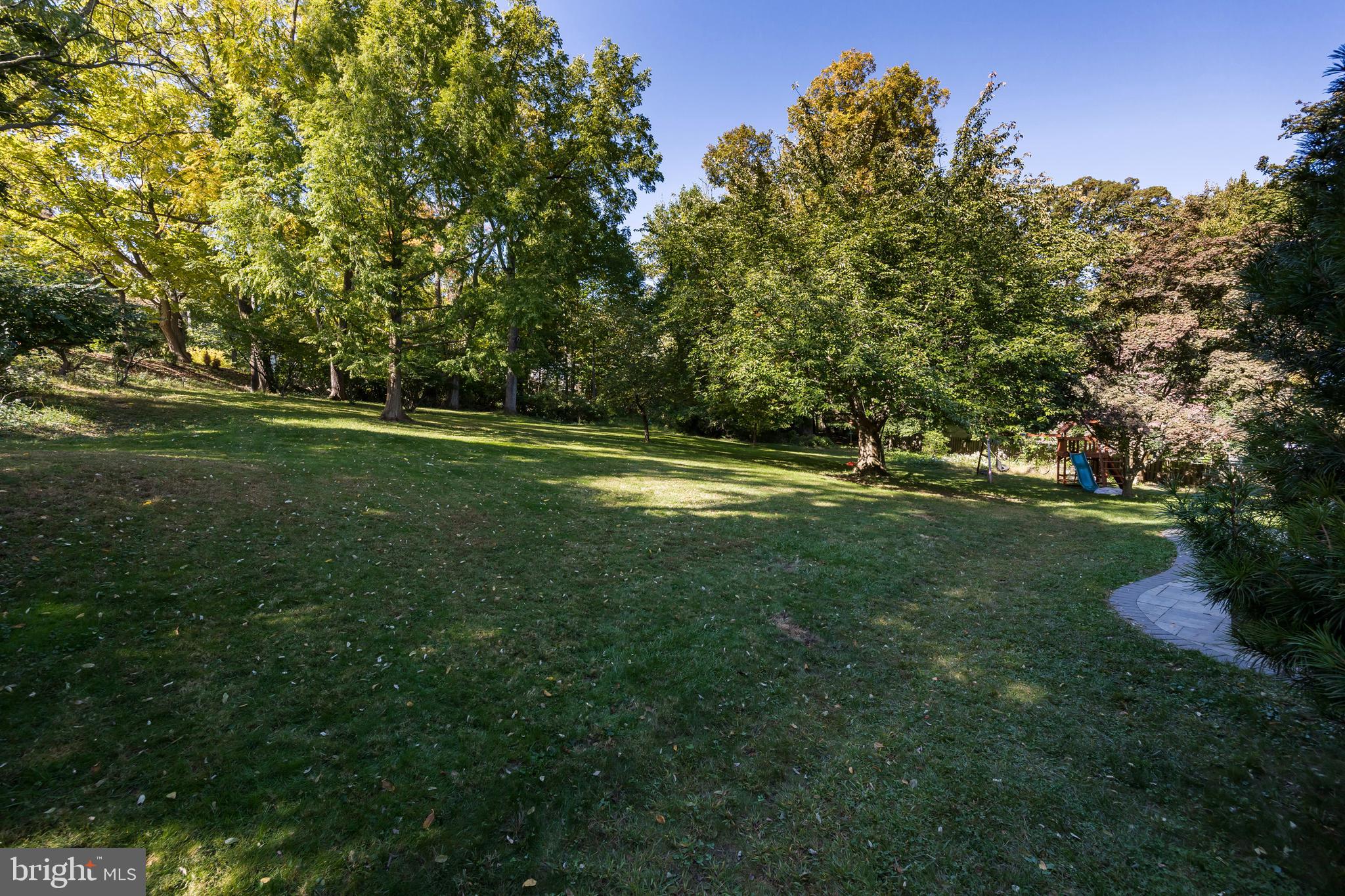 902 Radnor Road Wayne, PA 19087 - Photo 31 of 38