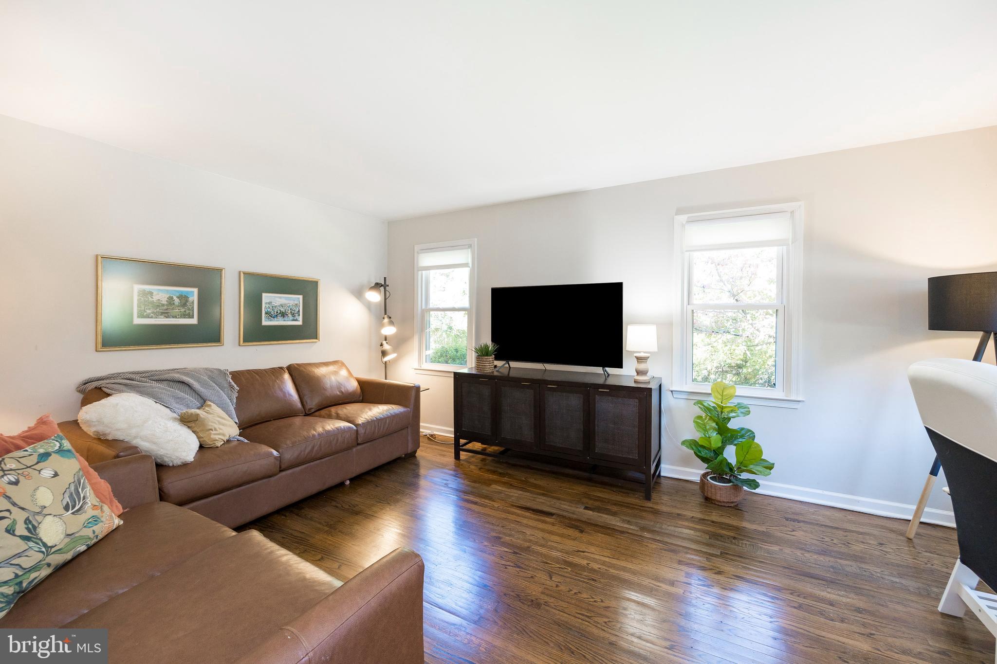 902 Radnor Road Wayne, PA 19087 - Photo 5 of 38 Formal Living Room