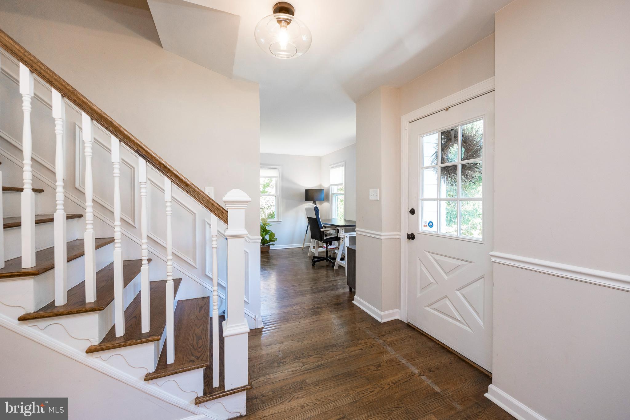 902 Radnor Road Wayne, PA 19087 - Photo 7 of 38 Foyer