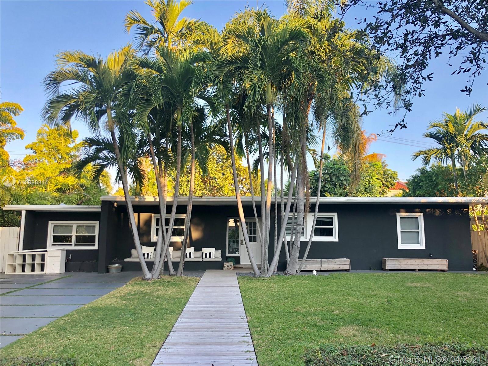 653 Glenridge Road Key Biscayne, FL 33149 - Photo 1 of 14