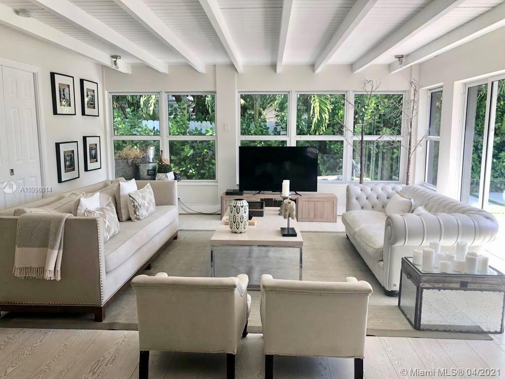 653 Glenridge Road Key Biscayne, FL 33149 - Photo 2 of 14