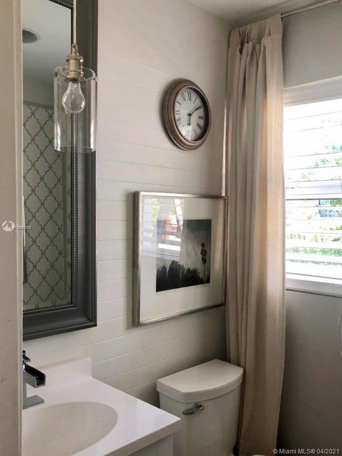 653 Glenridge Road Key Biscayne, FL 33149 - Photo 13 of 14
