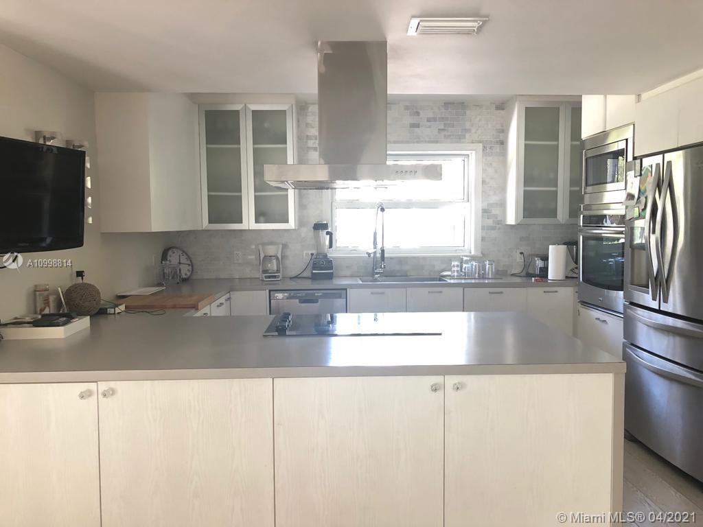 653 Glenridge Road Key Biscayne, FL 33149 - Photo 6 of 14