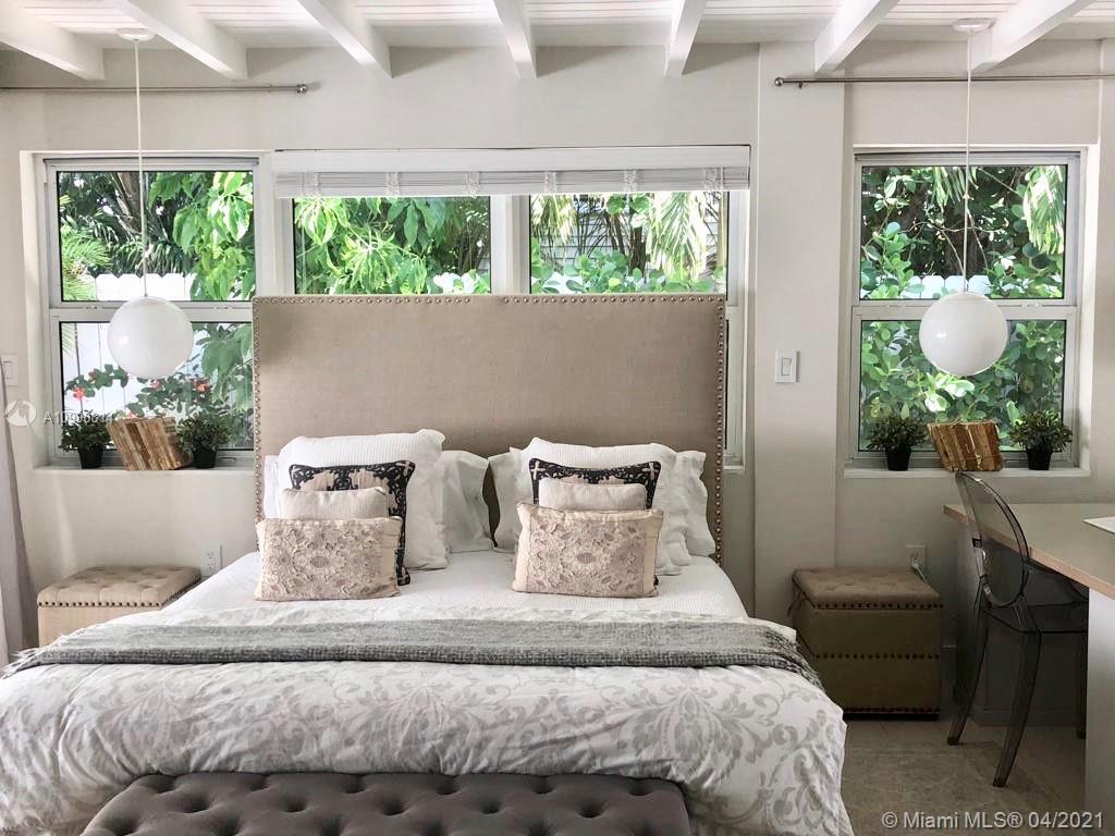 653 Glenridge Road Key Biscayne, FL 33149 - Photo 10 of 14