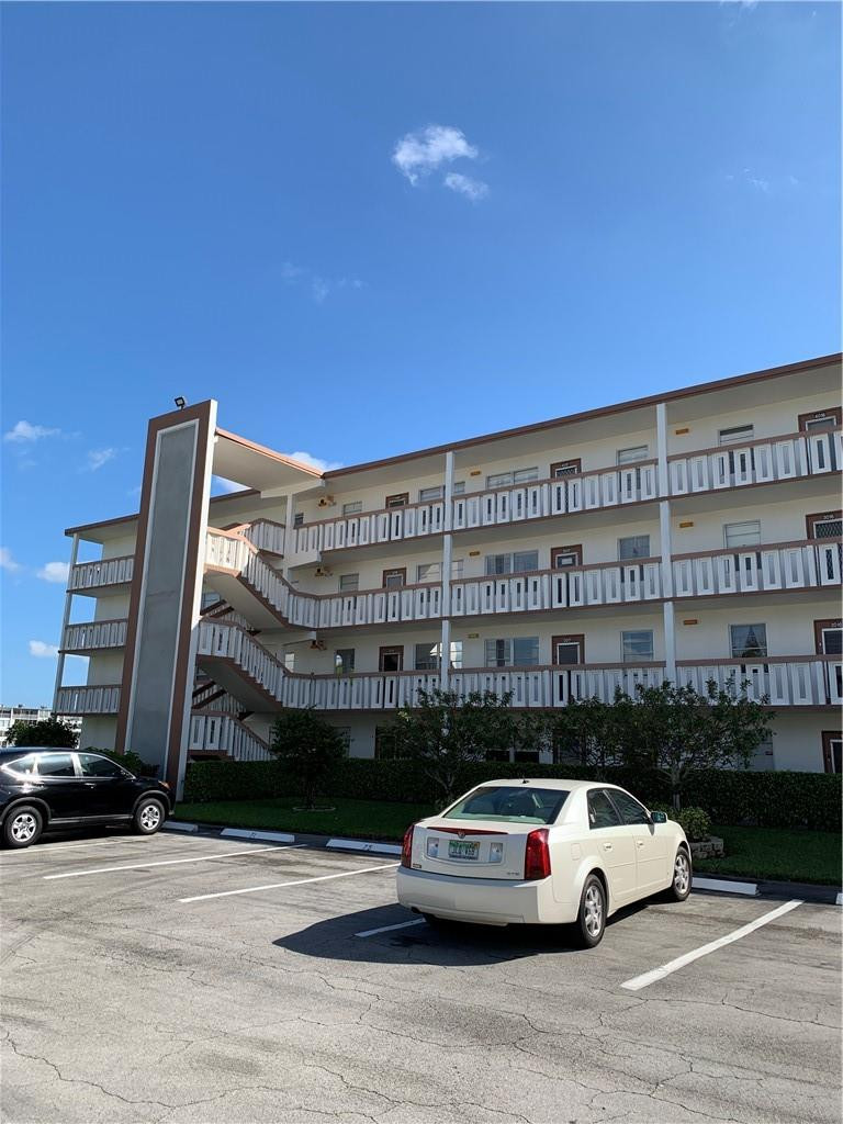 4018 Cornwall East, Unit 4018 Boca Raton, FL 33434 - Photo 18 of 27 Penthouse Cornwall A