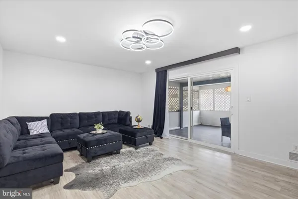 $468,000 | 16 Daimler Drive, Unit 62, Capitol Heights, MD 20743