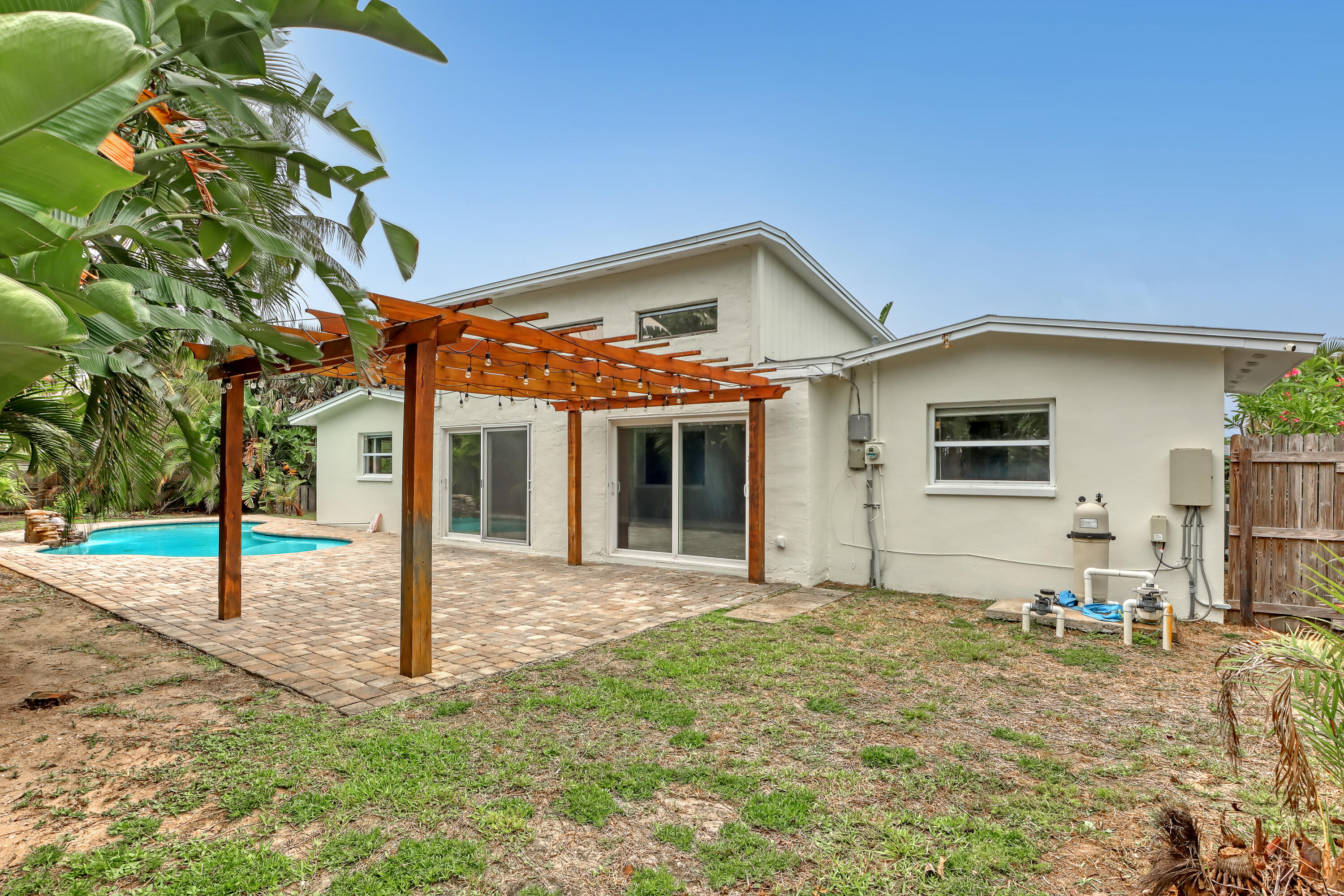 355 Brewster Road Indialantic, FL 32903 - Photo 22 of 47 158
