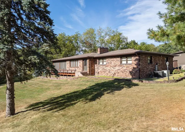$385,000 | 159 Deer Park Drive, Geneseo, IL 61254
