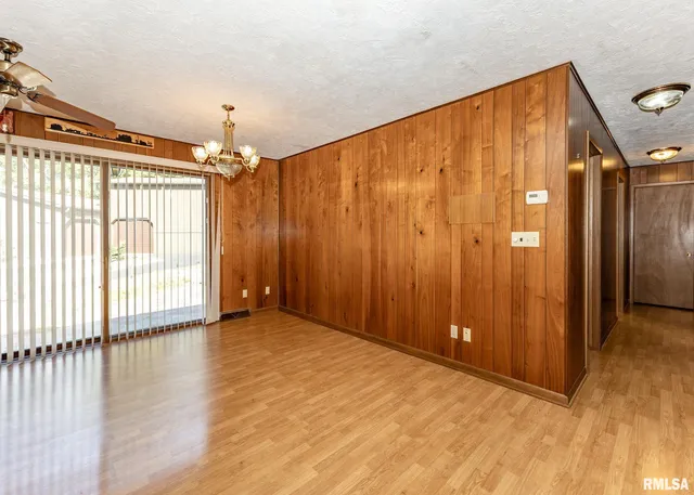 $385,000 | 159 Deer Park Drive, Geneseo, IL 61254