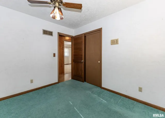 $385,000 | 159 Deer Park Drive, Geneseo, IL 61254