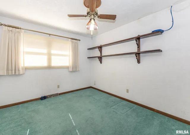 $385,000 | 159 Deer Park Drive, Geneseo, IL 61254