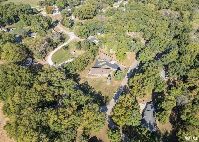 $385,000 | 159 Deer Park Drive, Geneseo, IL 61254