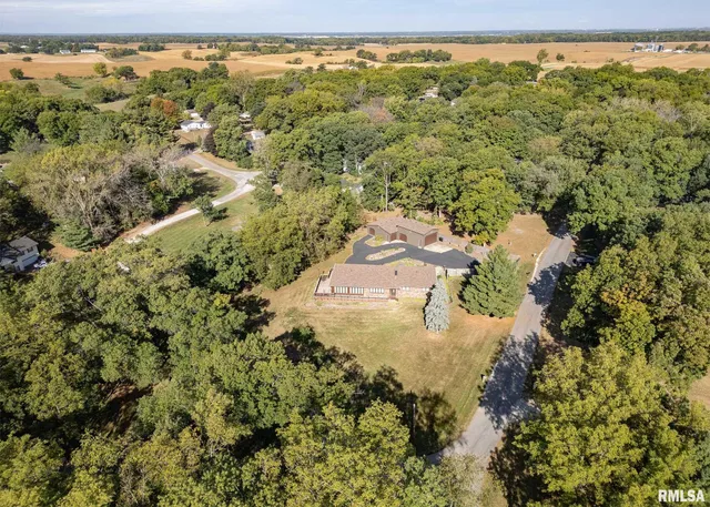 $385,000 | 159 Deer Park Drive, Geneseo, IL 61254