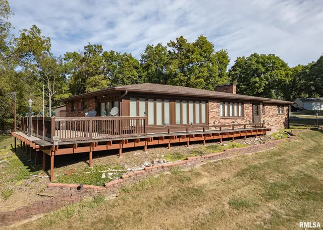 $385,000 | 159 Deer Park Drive, Geneseo, IL 61254